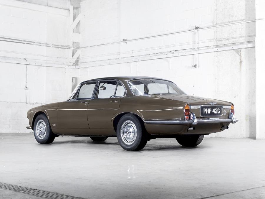  Jaguar XJ6 1968 года  (фото 8 из 11)